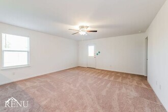 101 Fox Glen Trl in Jarrell, TX - Foto de edificio - Building Photo