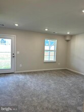 102 Telluride Wy in Charles Town, WV - Building Photo - Building Photo