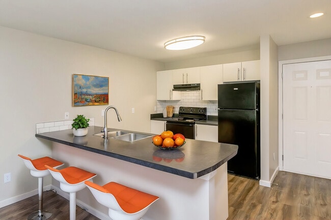 Equinox at Midtown in Chattanooga, TN - Foto de edificio - Building Photo