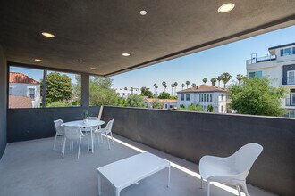 3045 West Blvd in Los Angeles, CA - Foto de edificio - Building Photo