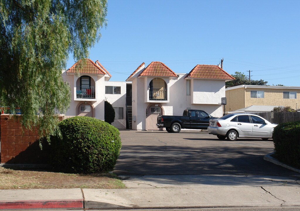 1091 Del Mar Ave in Chula Vista, CA - Building Photo