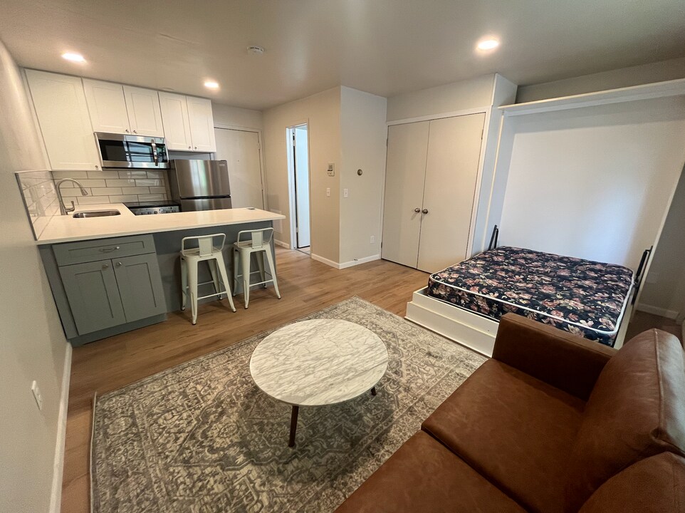 542 W Doty St, Unit 15 in Madison, WI - Building Photo