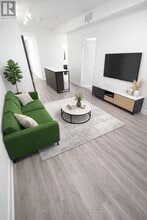 30 Upper Mall Wy in Vaughan, ON - Building Photo - Building Photo