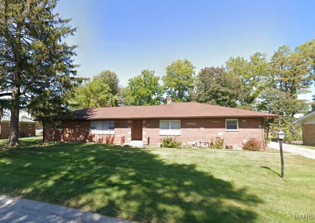 property at 5 MECKFESSEL Dr