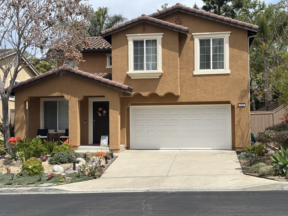 132 Canyon Creek Way in Oceanside, CA - Building Photo