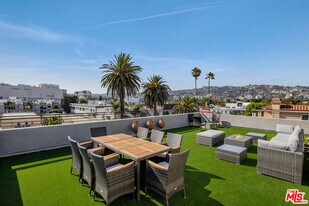 118 Orlando Ave in Los Angeles, CA - Building Photo