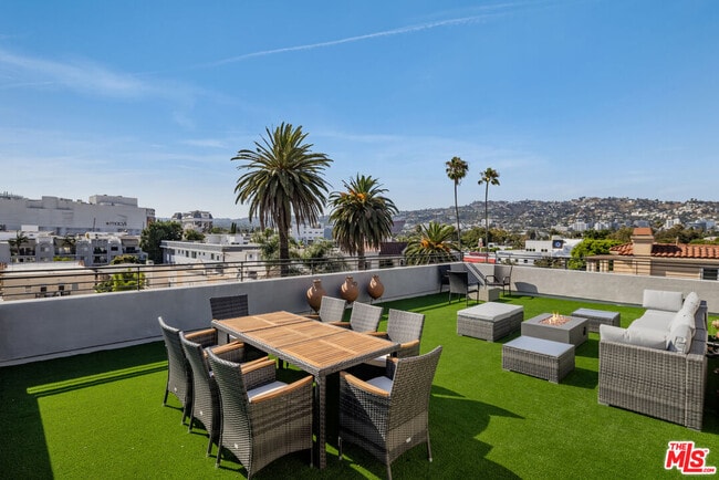 118 Orlando Ave in Los Angeles, CA - Building Photo - Building Photo