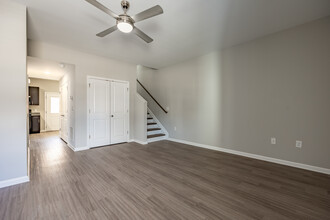 Heritage Townhomes in Lithonia, GA - Building Photo - Interior Photo