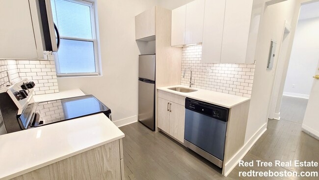124 Peterborough St in Boston, MA - Building Photo - Building Photo
