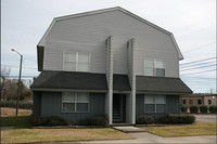 Hampton Place Apartments in Kingstree, SC - Foto de edificio - Building Photo