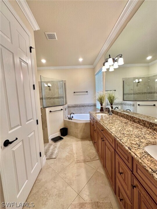 28518 Westmeath Ct in Bonita Springs, FL - Foto de edificio