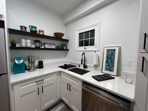 16 Union St, Unit Apt 2 in Montclair, NJ - Foto de edificio - Building Photo