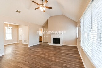 7800 Lowrance Rd in Memphis, TN - Building Photo - Building Photo