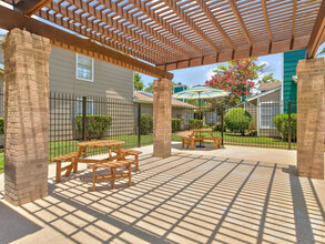 Casa Azul Townhomes in Houston, TX - Foto de edificio - Building Photo