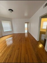 7741 S Yates Blvd in Chicago, IL - Foto de edificio - Building Photo