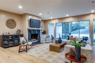 9563 Windy Knoll Dr in Dallas, TX - Building Photo - Building Photo