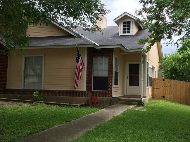 3414 Ridge Smoke in San Antonio, TX - Building Photo - Building Photo