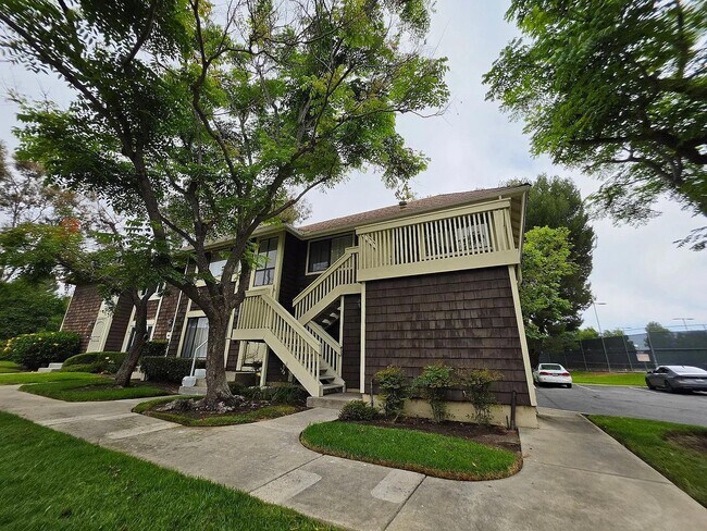 property at 26257 Hillsford Pl