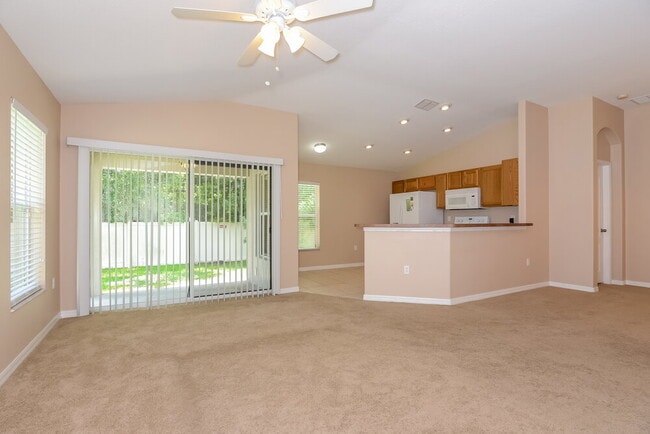 7241 Twin Cedar Ln in Lakeland, FL - Foto de edificio - Building Photo