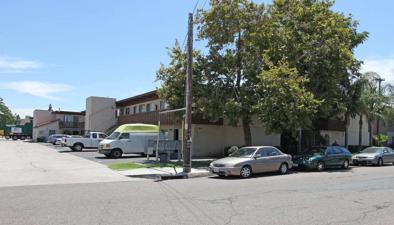 Lincoln Palms in El Cajon, CA - Building Photo