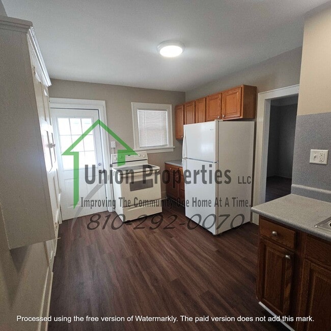 1042 Gillett St in Port Huron, MI - Building Photo - Building Photo