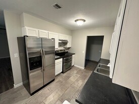 6253 N Jacksonville Dr in Park City, KS - Building Photo