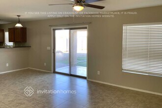 328 E March St in San Tan Valley, AZ - Foto de edificio - Building Photo