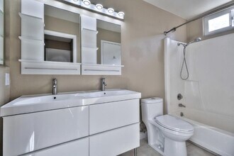 118 Flynn Ave, Unit C in Mountain View, CA - Building Photo - Building Photo