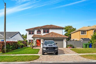 1420 SW 88th Ave in Pembroke Pines, FL - Building Photo - Building Photo