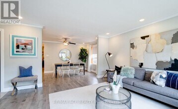 47 Montvale Dr in Toronto, ON - Building Photo - Building Photo