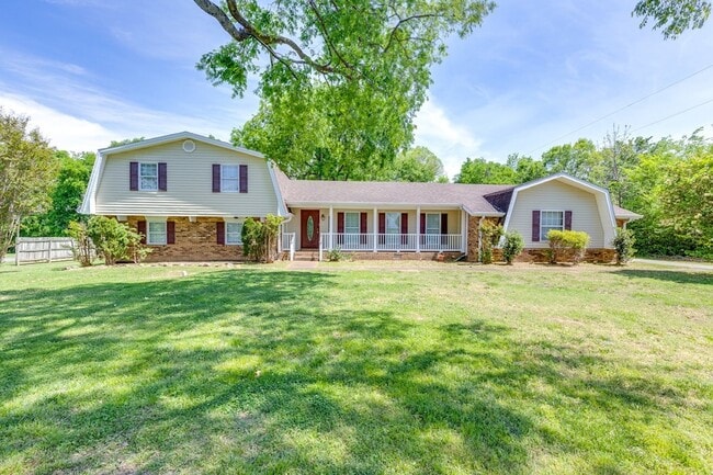 property at 1316 Rivermont Dr