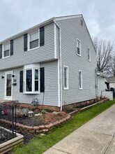 8119 Covington Dr in Parma, OH - Building Photo - Building Photo