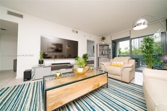 31 SE 6th St, Unit 301 in Miami, FL - Building Photo - Building Photo