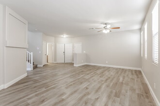 704 Blue Barrel St in Henderson, NV - Building Photo - Building Photo