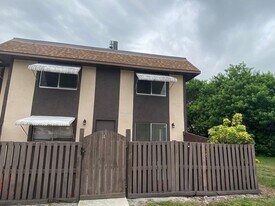 2130 Sherwood Forest Blvd in West Palm Beach, FL - Building Photo