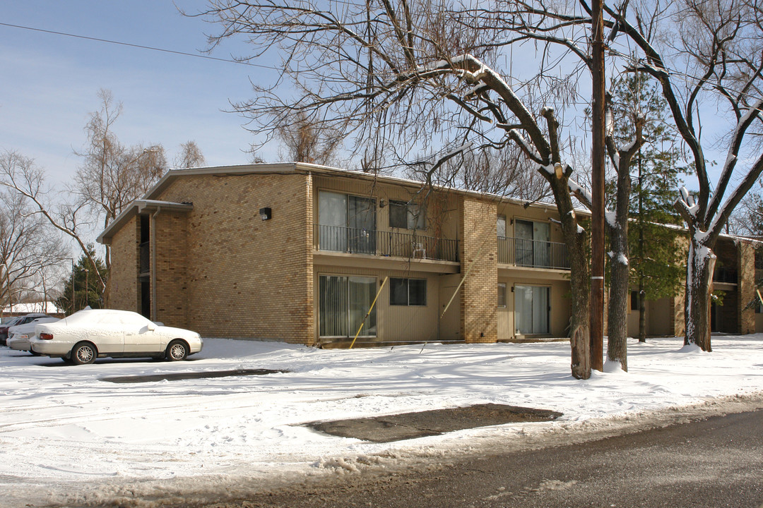 Meadow Creek in Louisville, KY - Building Photo