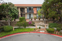 Del Mar Shores in Solana Beach, CA - Foto de edificio - Building Photo