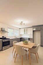 73 Thomas St in Mississauga, ON - Building Photo - Building Photo