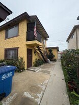 3068 E Gage Ave in Huntington Park, CA - Building Photo