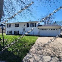 7942 Taney Pl in Merrillville, IN - Building Photo