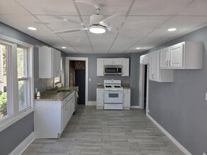 111 Oakhill St in Pontiac, MI - Building Photo - Building Photo