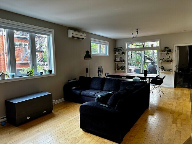 1713 Cuvillier Rue in Montréal, QC - Building Photo - Building Photo