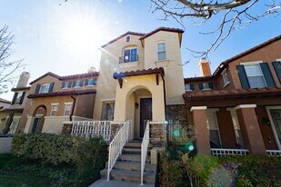 28254 Canterbury Ct in Santa Clarita, CA - Building Photo