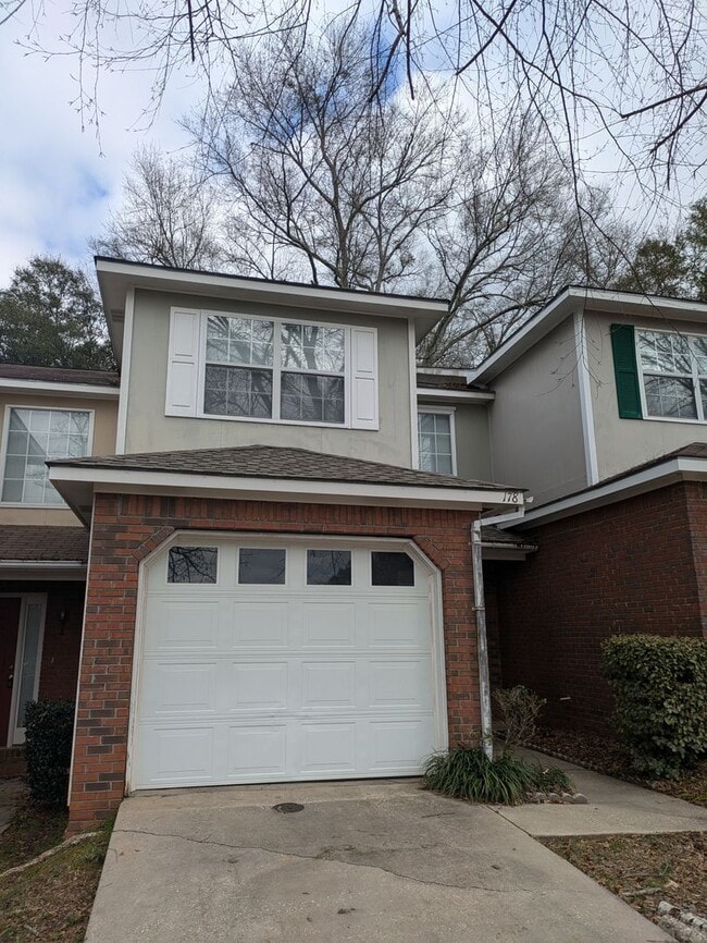 property at 178 Woodmere Dr