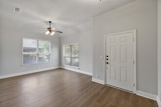 300 Kelvington Dr in Anna, TX - Building Photo - Building Photo