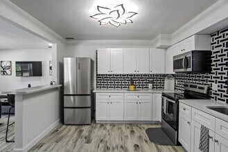 1422 Dauphin Ln in Orlando, FL - Building Photo - Building Photo