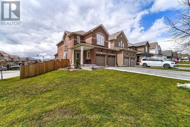 1200 Langley Cir in Oshawa, ON - Building Photo - Building Photo