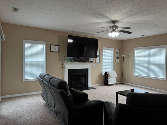 208 Trophy Ridge Dr in Richlands, NC - Building Photo - Building Photo