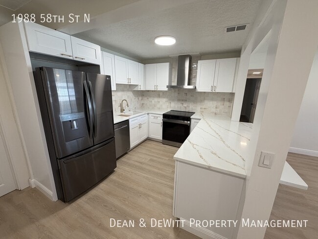 1988 58th St N in St. Petersburg, FL - Building Photo - Building Photo