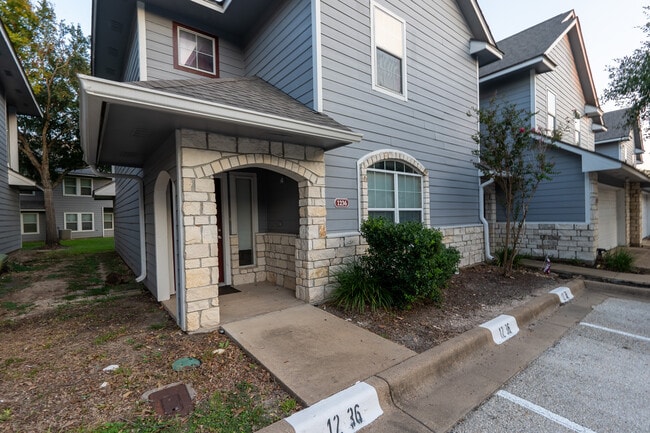 1236 Canyon Creek Cir in College Station, TX - Building Photo - Building Photo